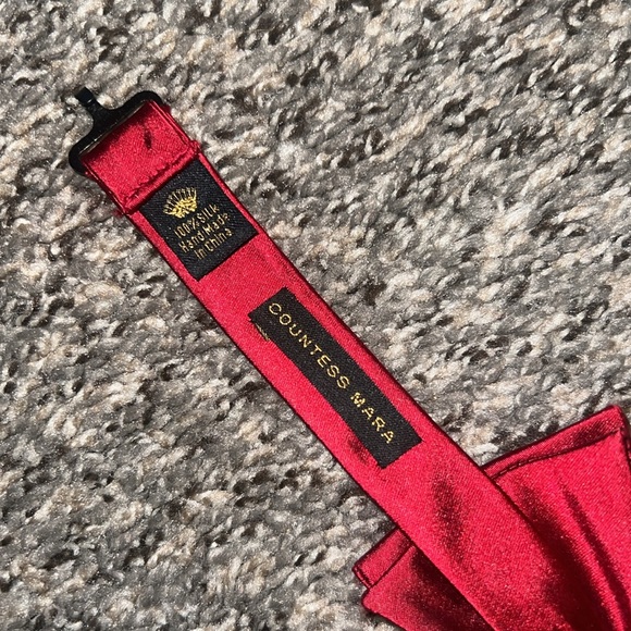 Red adjustable bow tie - Picture 5 of 8